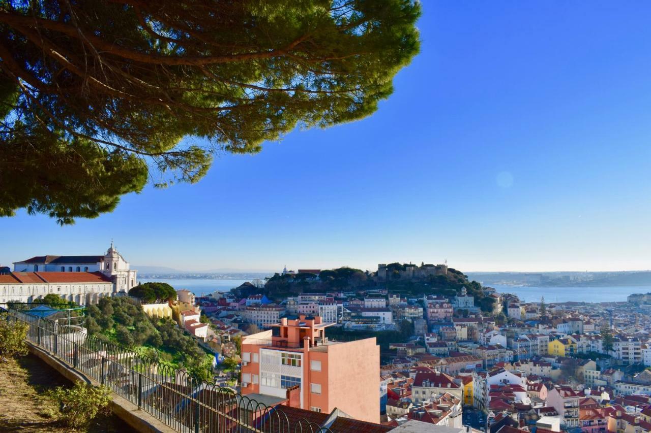 Elegant Riverview Apartment In Historical リスボン エクステリア 写真