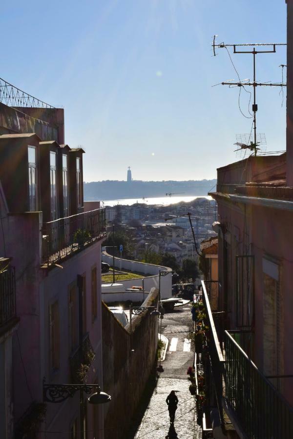Elegant Riverview Apartment In Historical リスボン エクステリア 写真