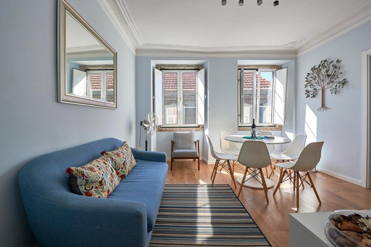 Elegant Riverview Apartment In Historical リスボン エクステリア 写真