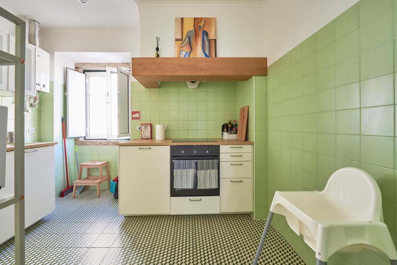 Elegant Riverview Apartment In Historical リスボン エクステリア 写真