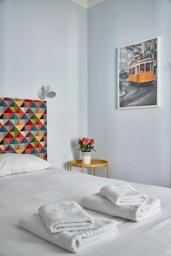 Elegant Riverview Apartment In Historical リスボン エクステリア 写真