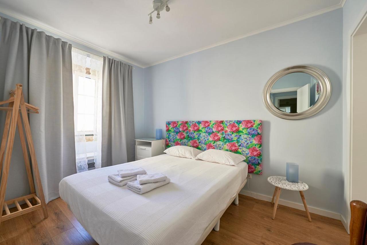 Elegant Riverview Apartment In Historical リスボン エクステリア 写真