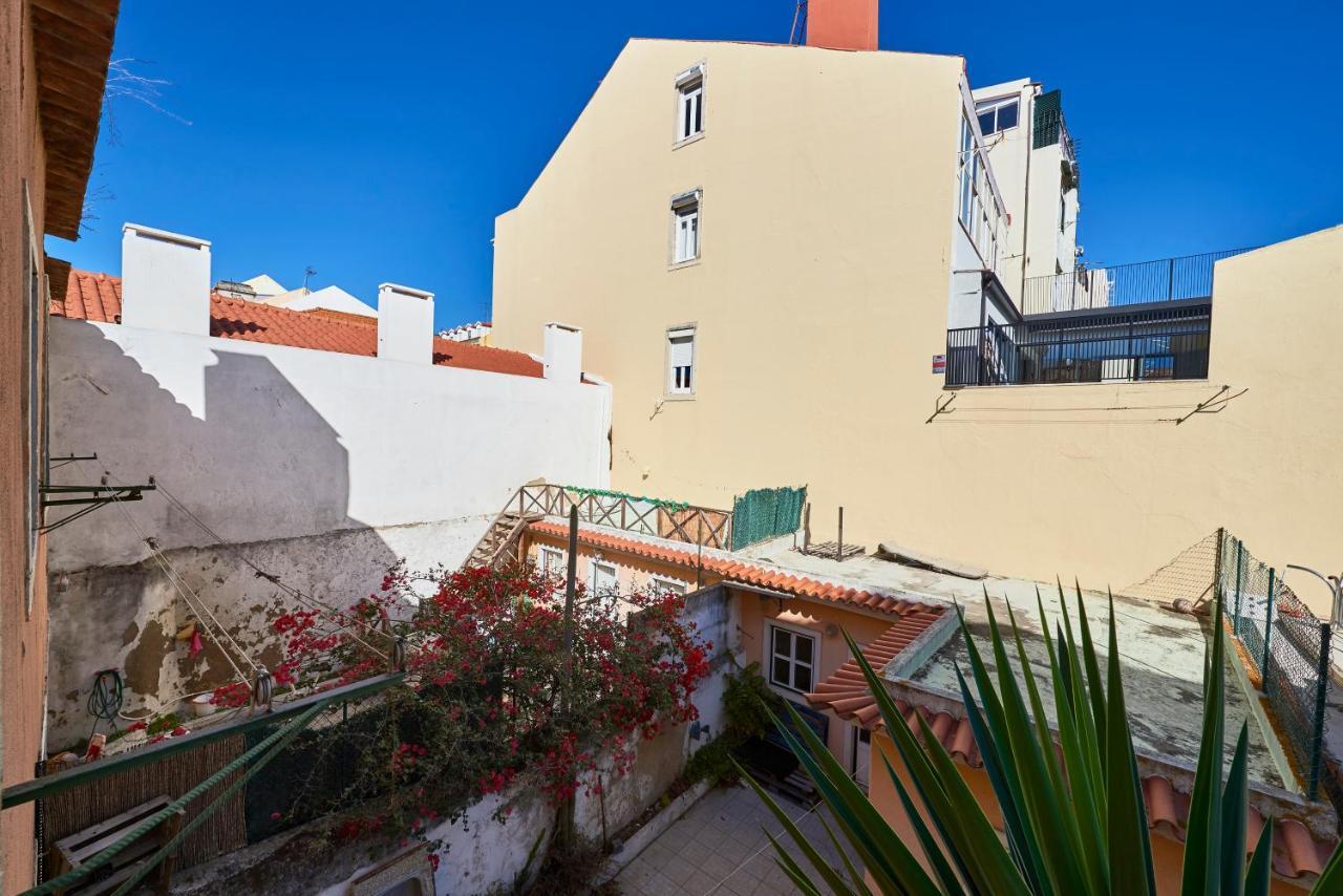 Elegant Riverview Apartment In Historical リスボン エクステリア 写真