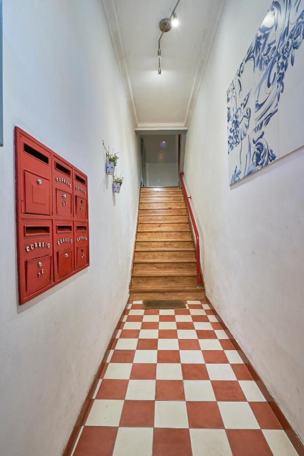 Elegant Riverview Apartment In Historical リスボン エクステリア 写真