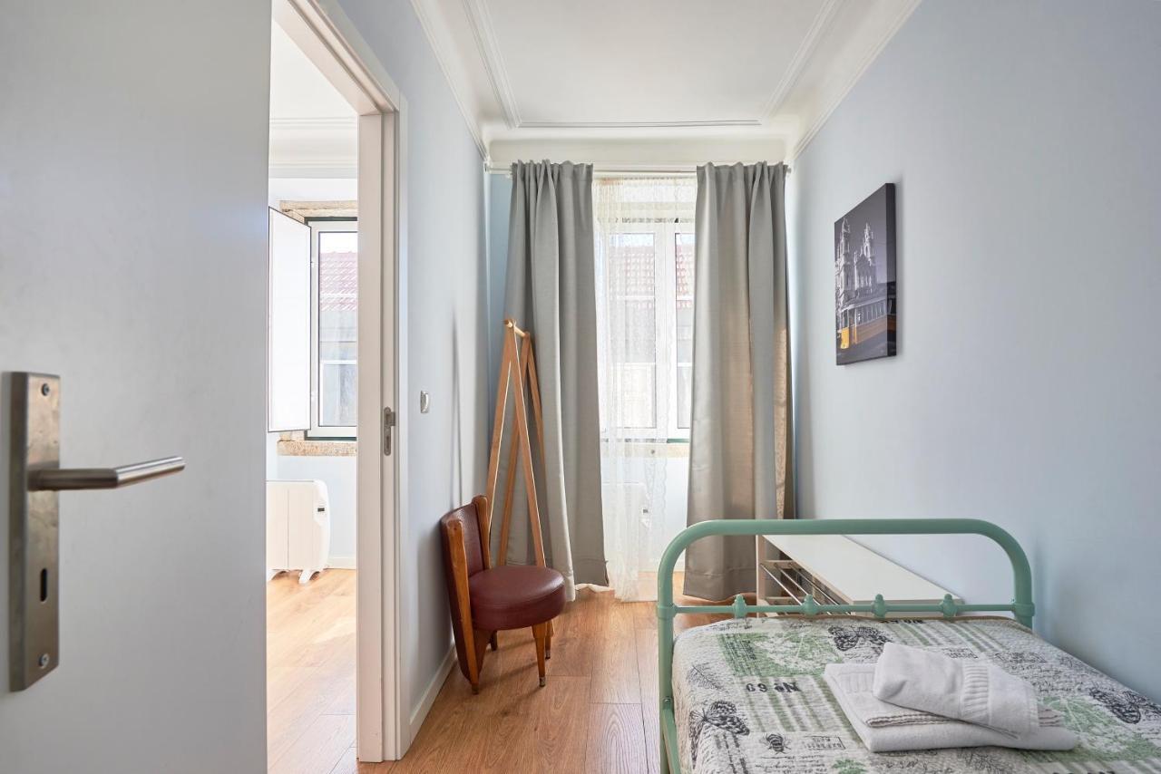 Elegant Riverview Apartment In Historical リスボン エクステリア 写真