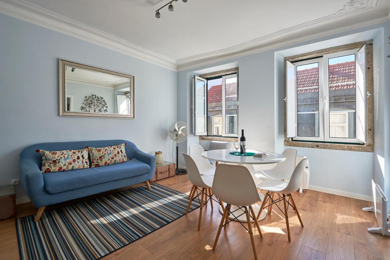 Elegant Riverview Apartment In Historical リスボン エクステリア 写真