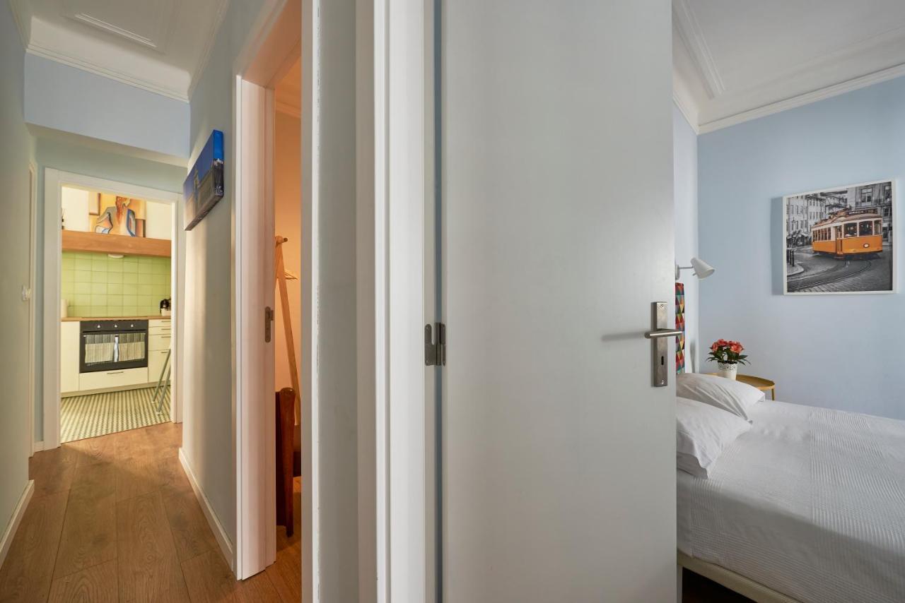 Elegant Riverview Apartment In Historical リスボン エクステリア 写真