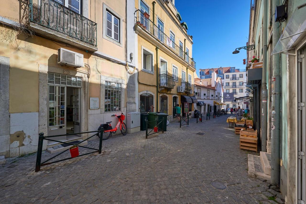Elegant Riverview Apartment In Historical リスボン エクステリア 写真