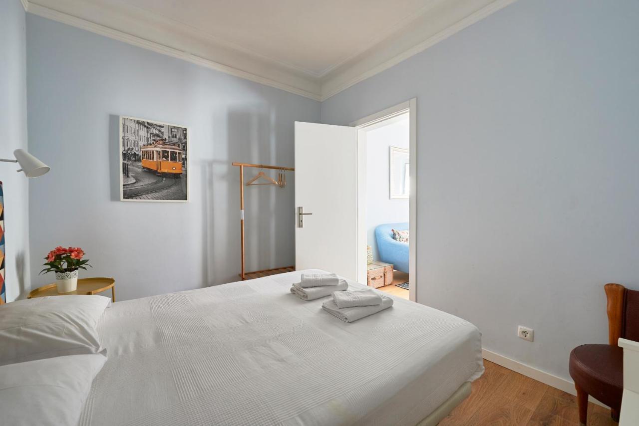 Elegant Riverview Apartment In Historical リスボン エクステリア 写真